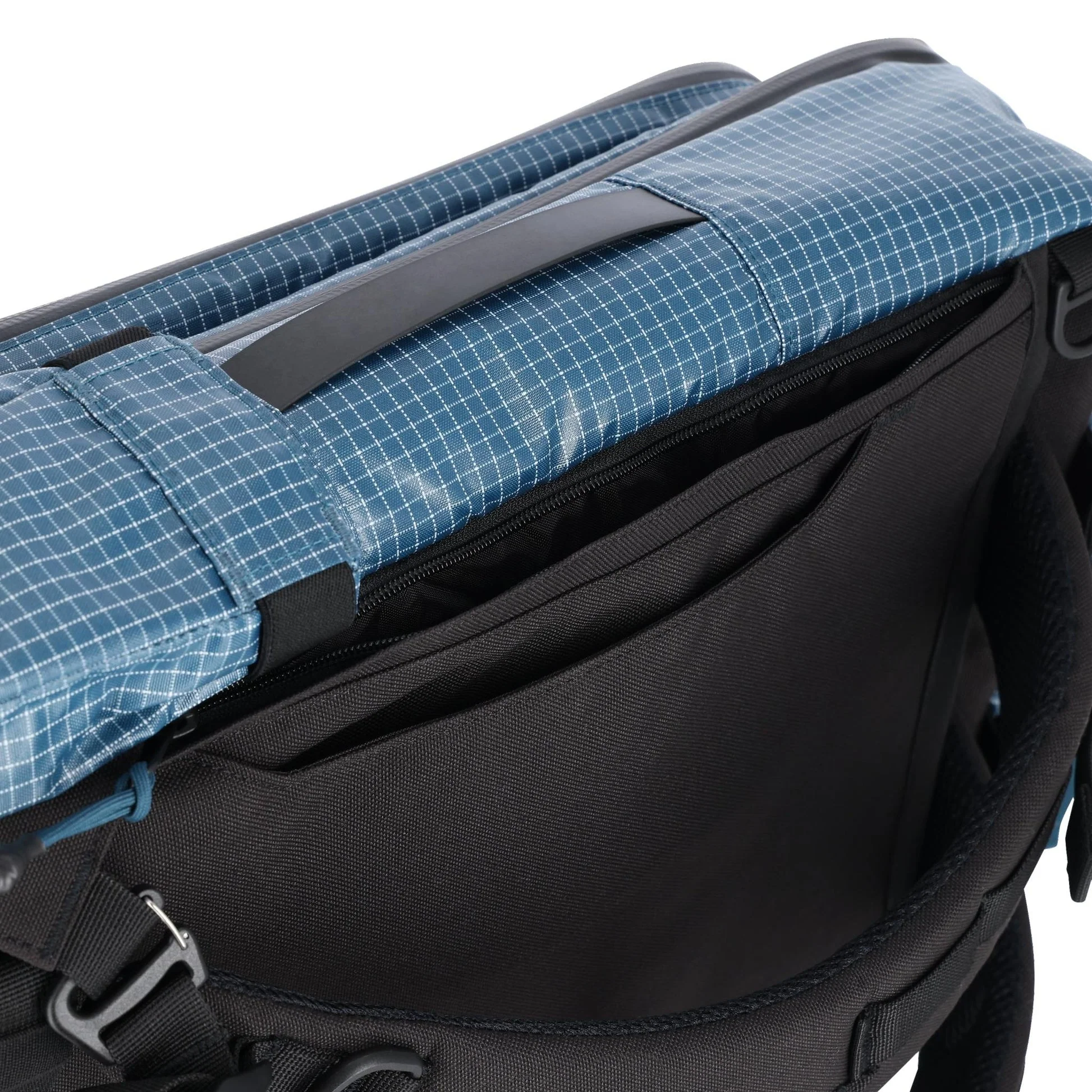 Apex Global Travel Bag 30L - Image 15