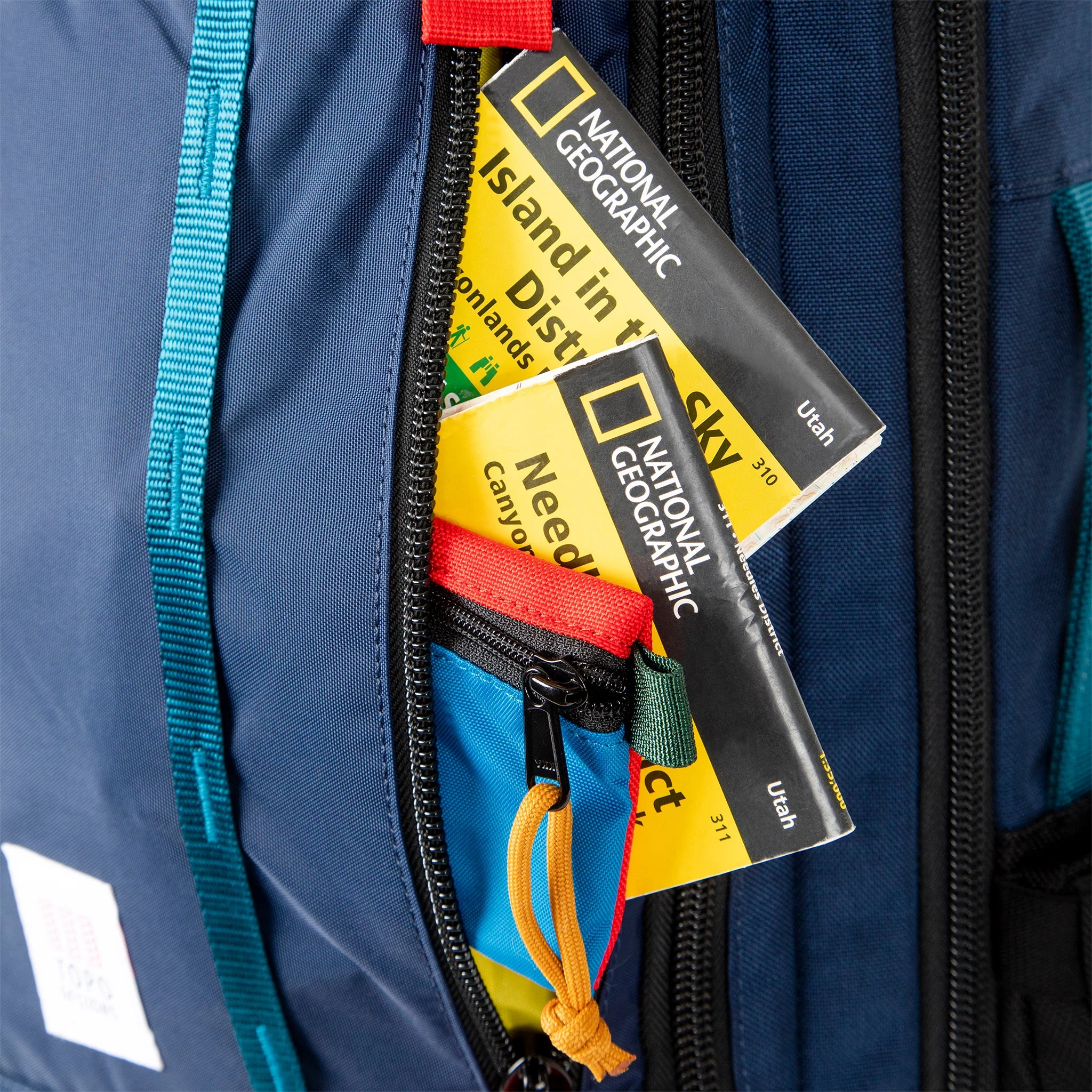 Global Travel Bag 30L - Image 43